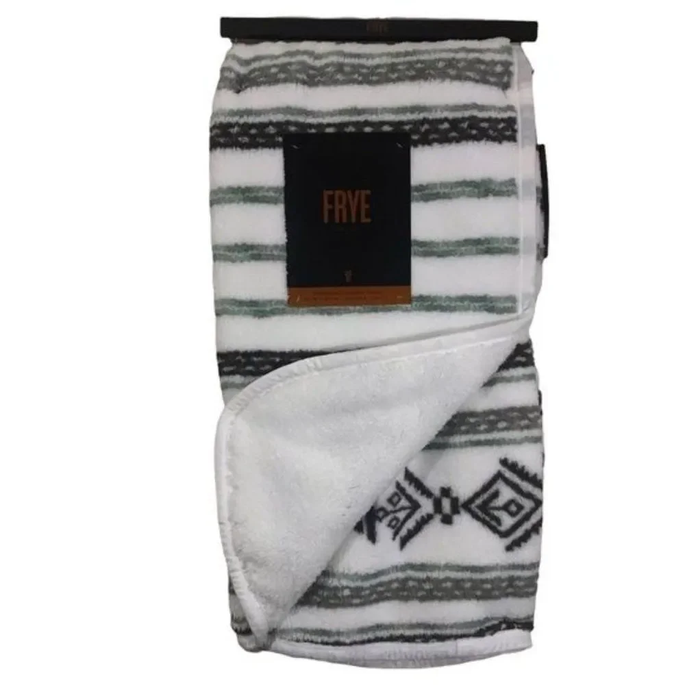 Frye reversible tribal